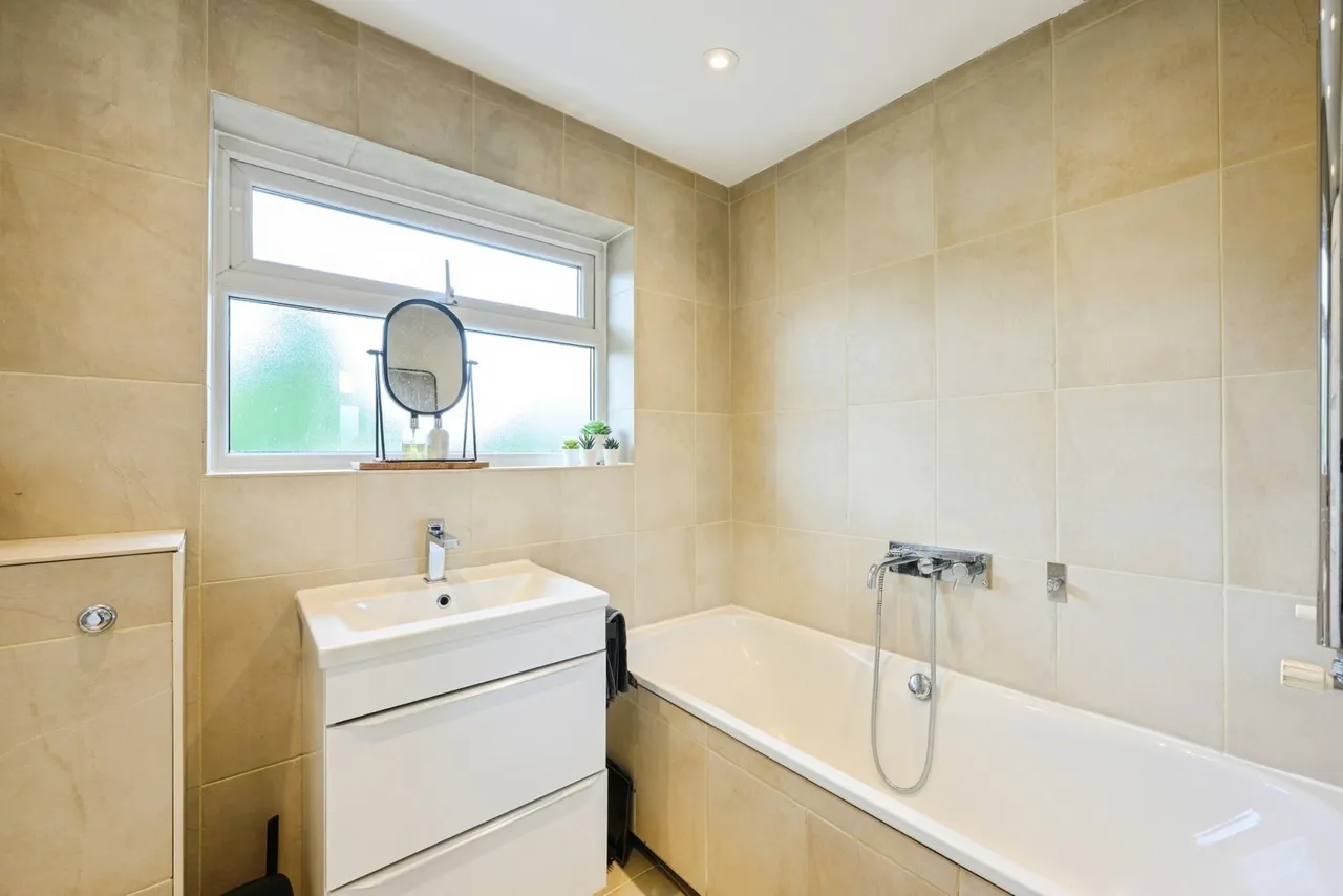 Castle Close, Bletchingley, RH1, photo 8