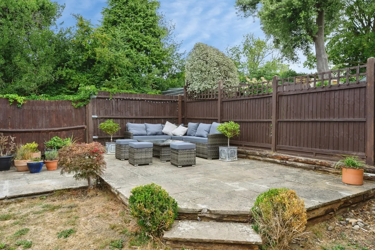 Castle Close, Bletchingley, RH1, photo 13