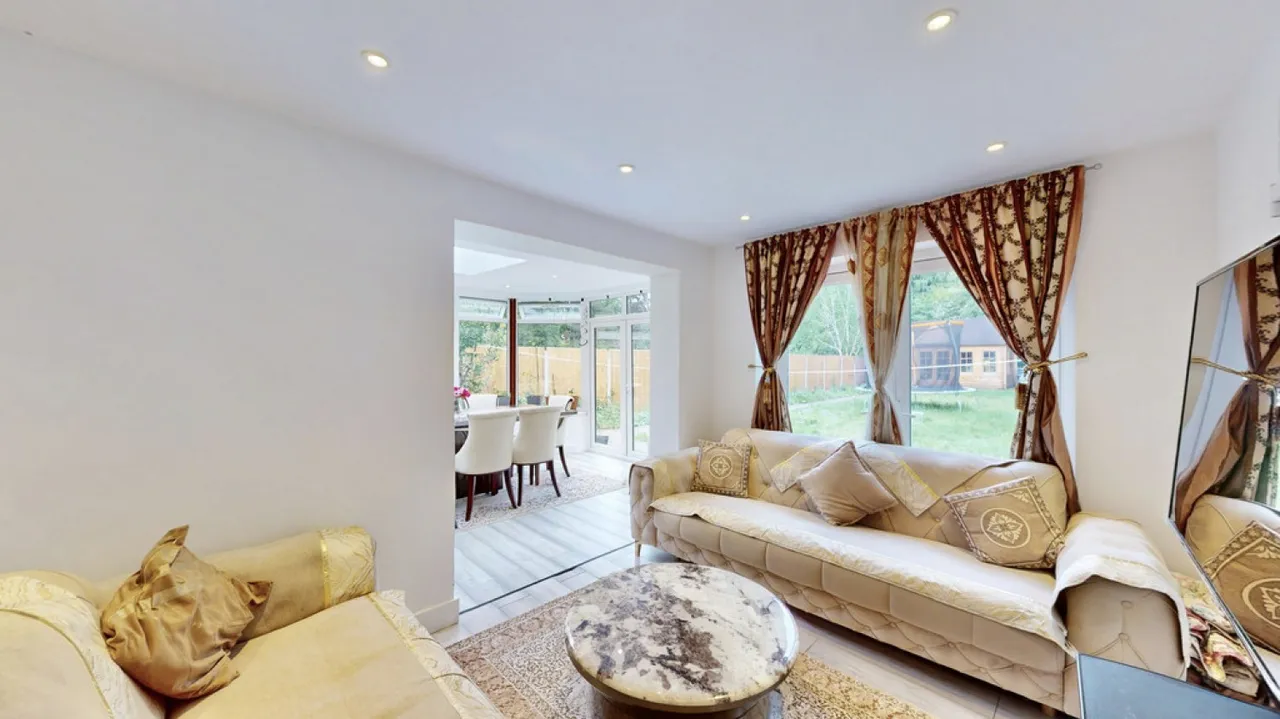 Oriental Road, Woking, Surrey, photo 7