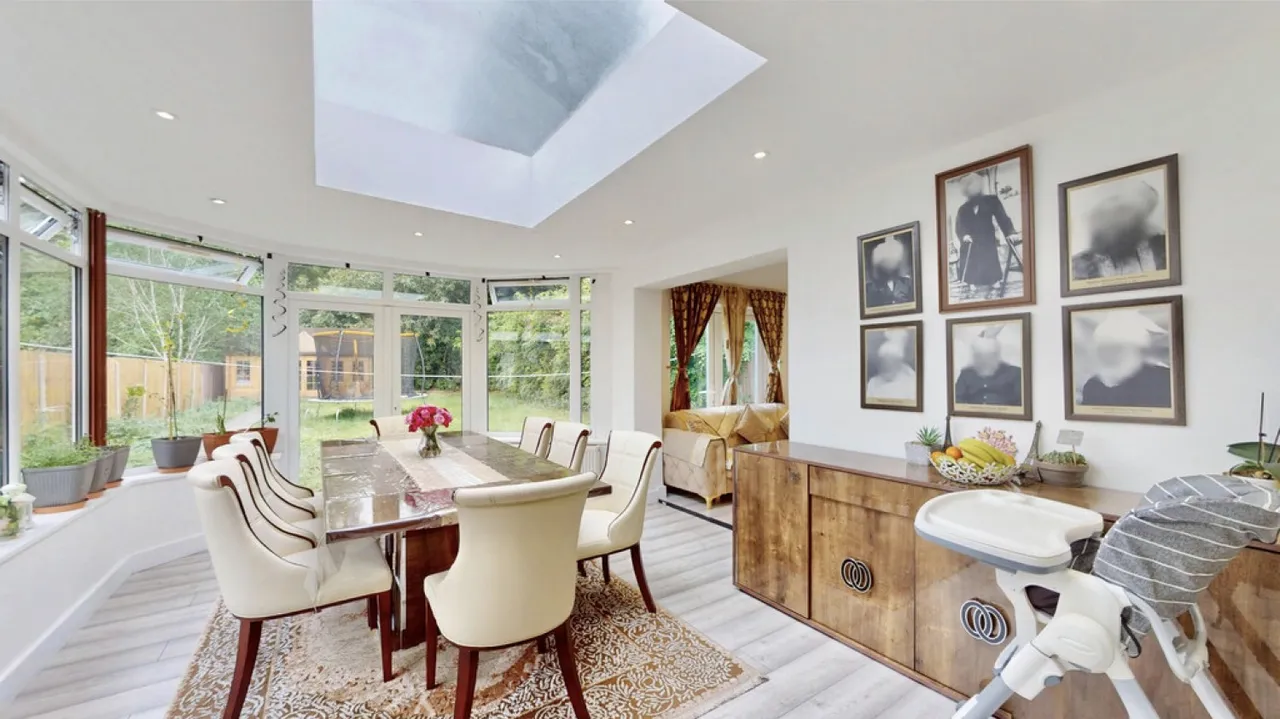 Oriental Road, Woking, Surrey, photo 2