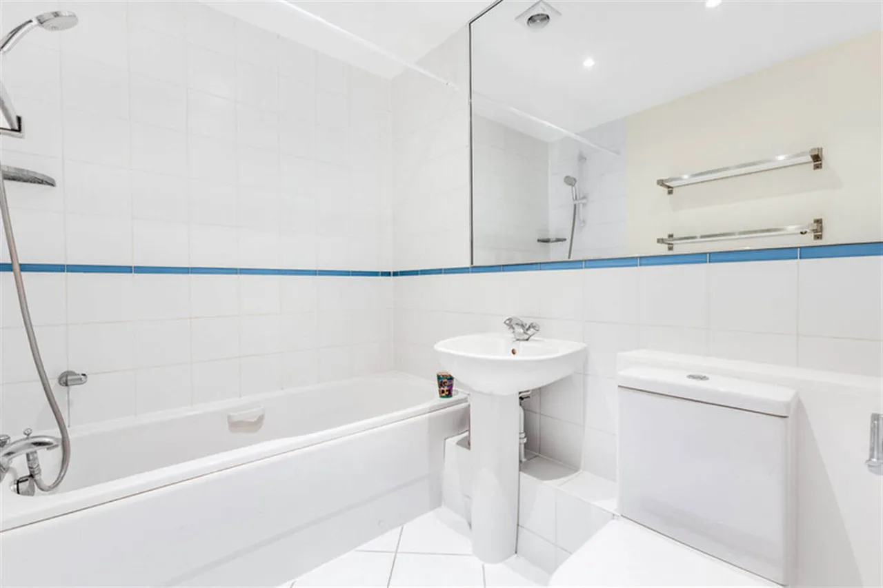Cobham, KT11 1BD, photo 5