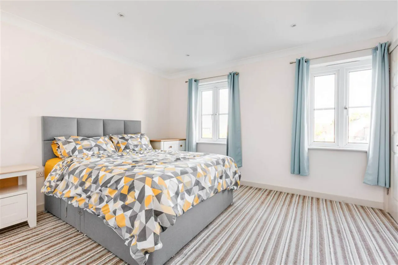Cobham, KT11 1BD, photo 3