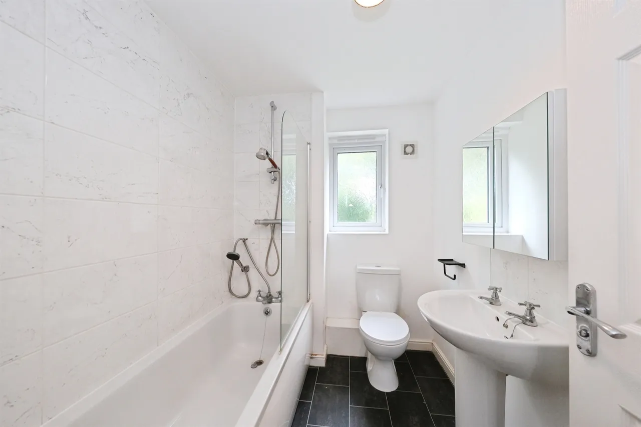 Rosewood Avenue, Bolsover, S44, photo 8