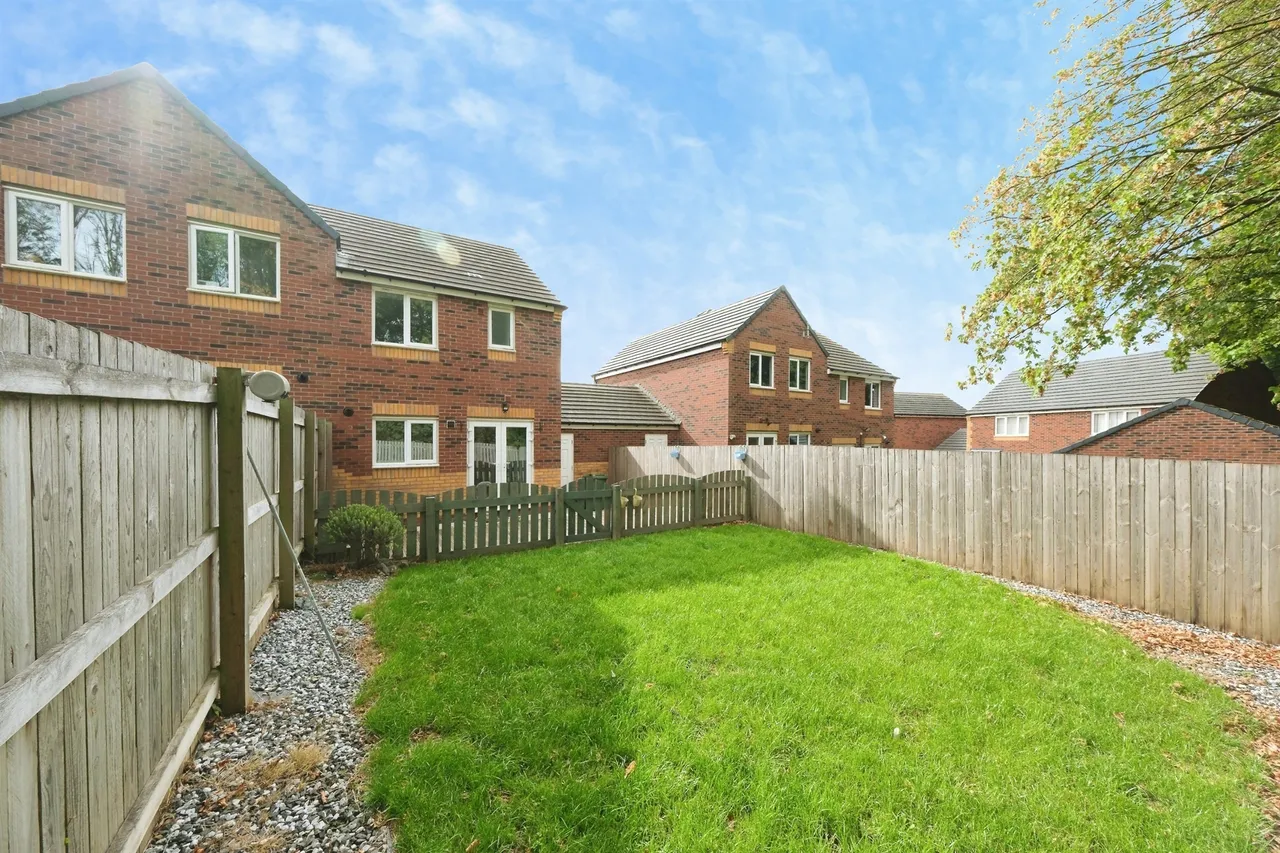 Rosewood Avenue, Bolsover, S44, photo 10