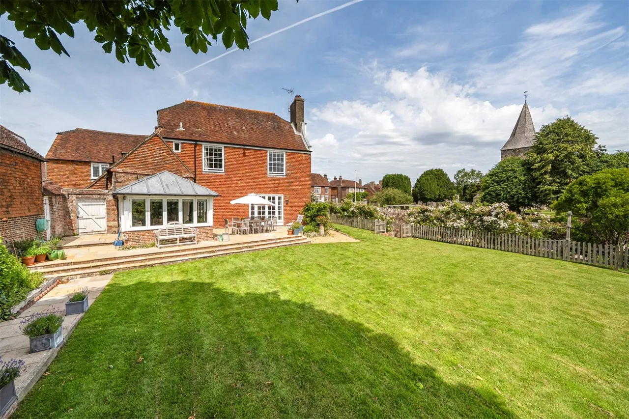 High Street, Burwash, TN19, photo 29
