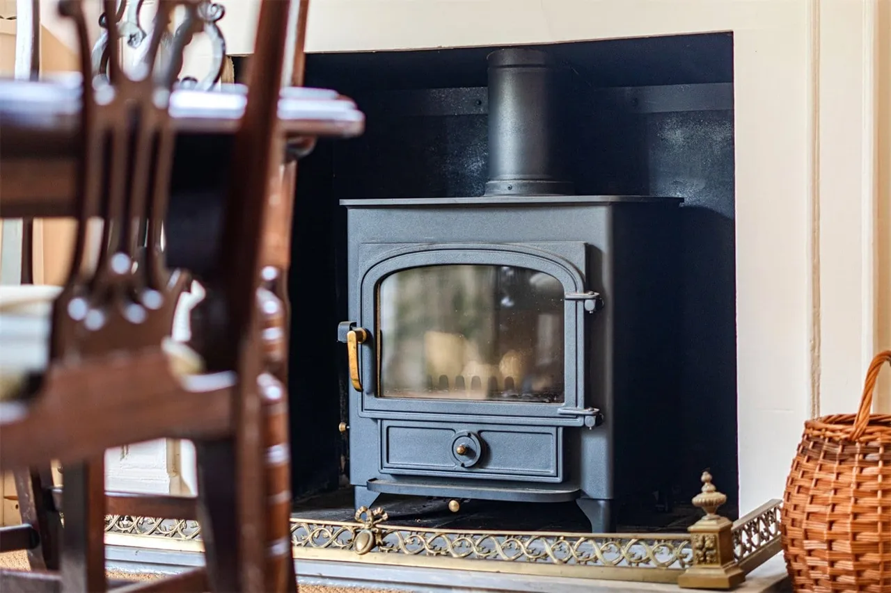 High Street, Burwash, TN19, photo 6