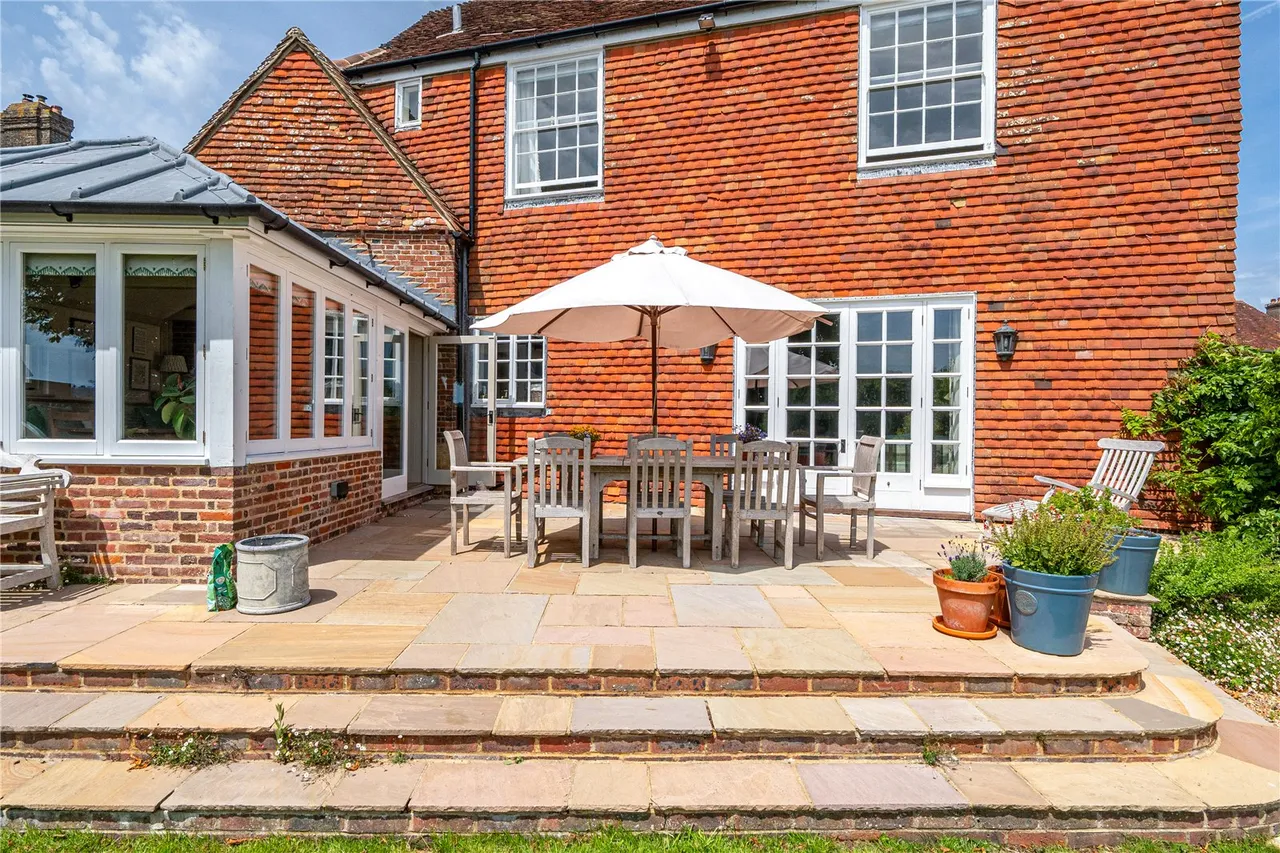 High Street, Burwash, TN19, photo 37