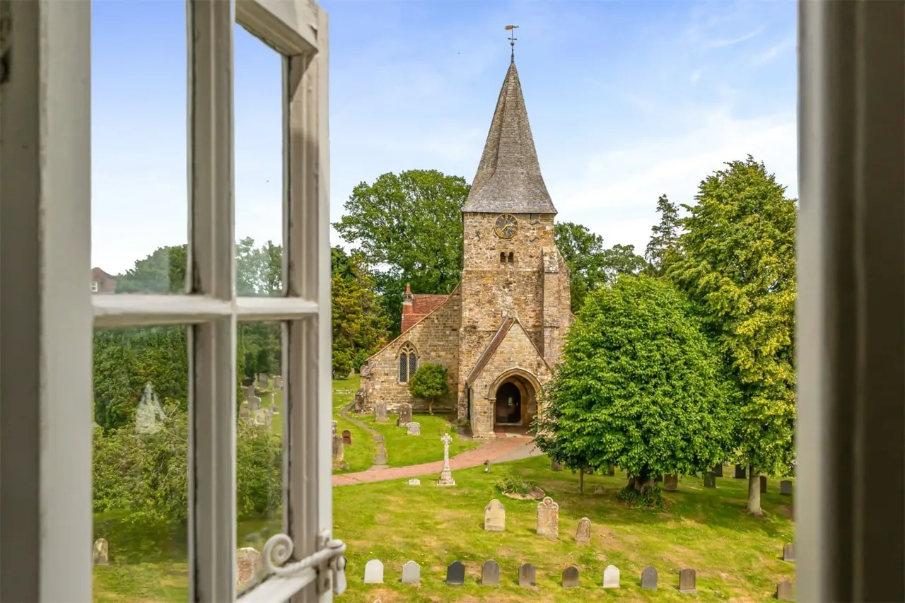 High Street, Burwash, TN19, photo 15
