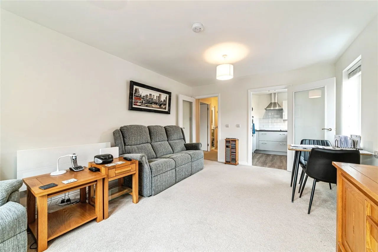 London Road, Basingstoke, RG21, photo 2