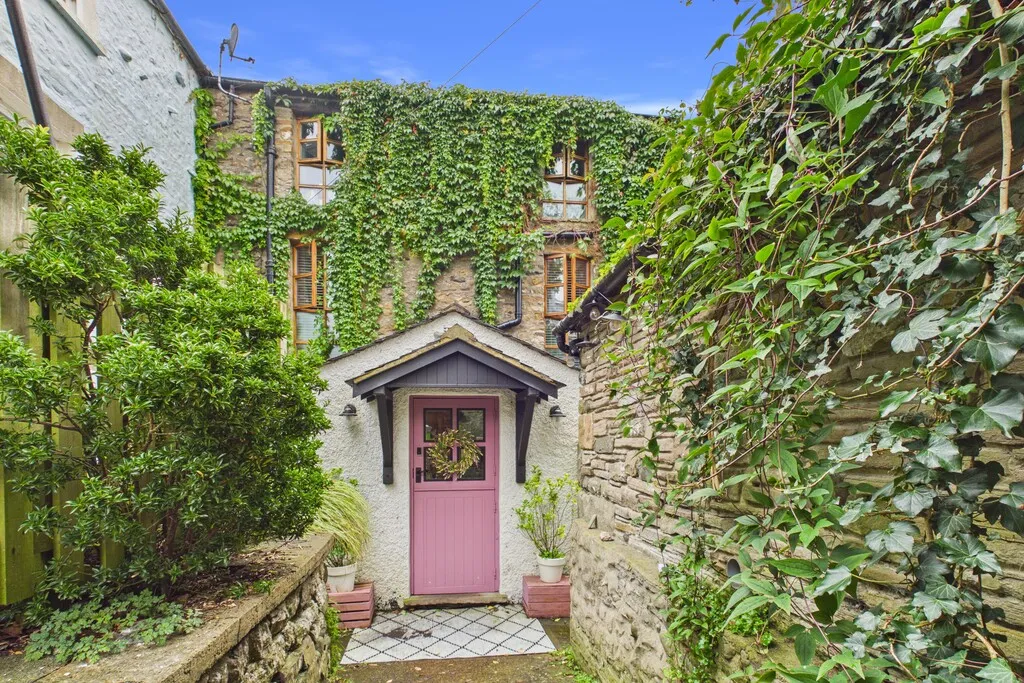 5 bed house for sale, Main Street, Kirkby Lonsdale, LA6