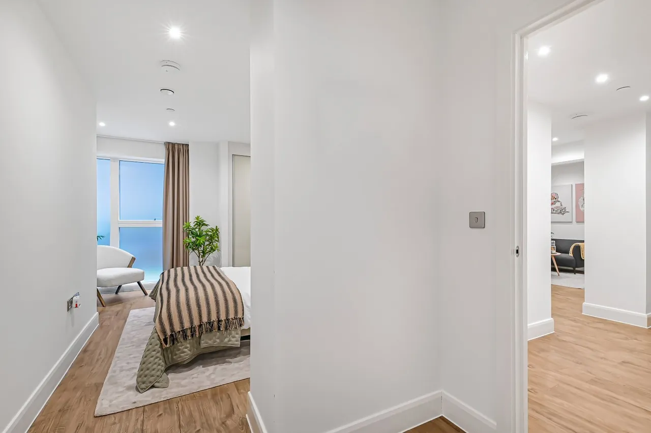 Sanday Drive, London, NW9, photo 13