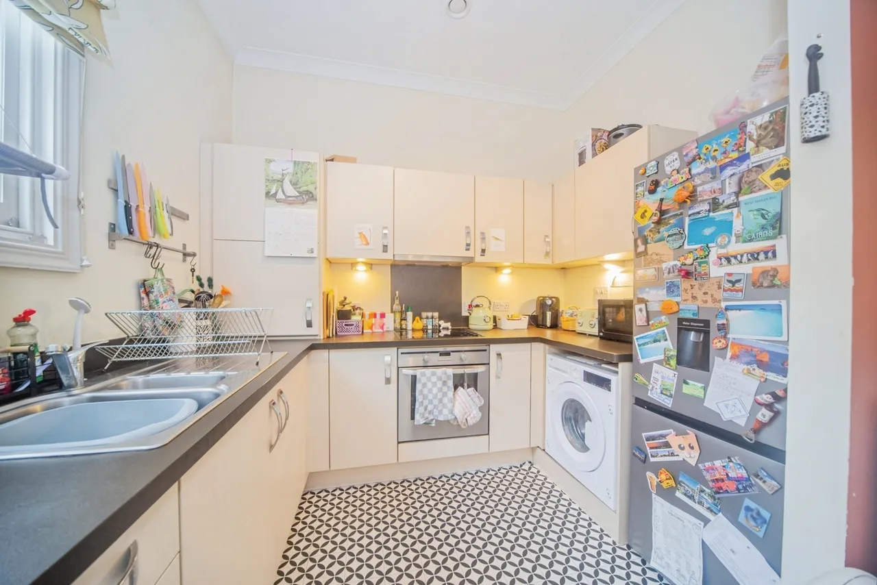 Archers Road, Banister Park, SO15, photo 3