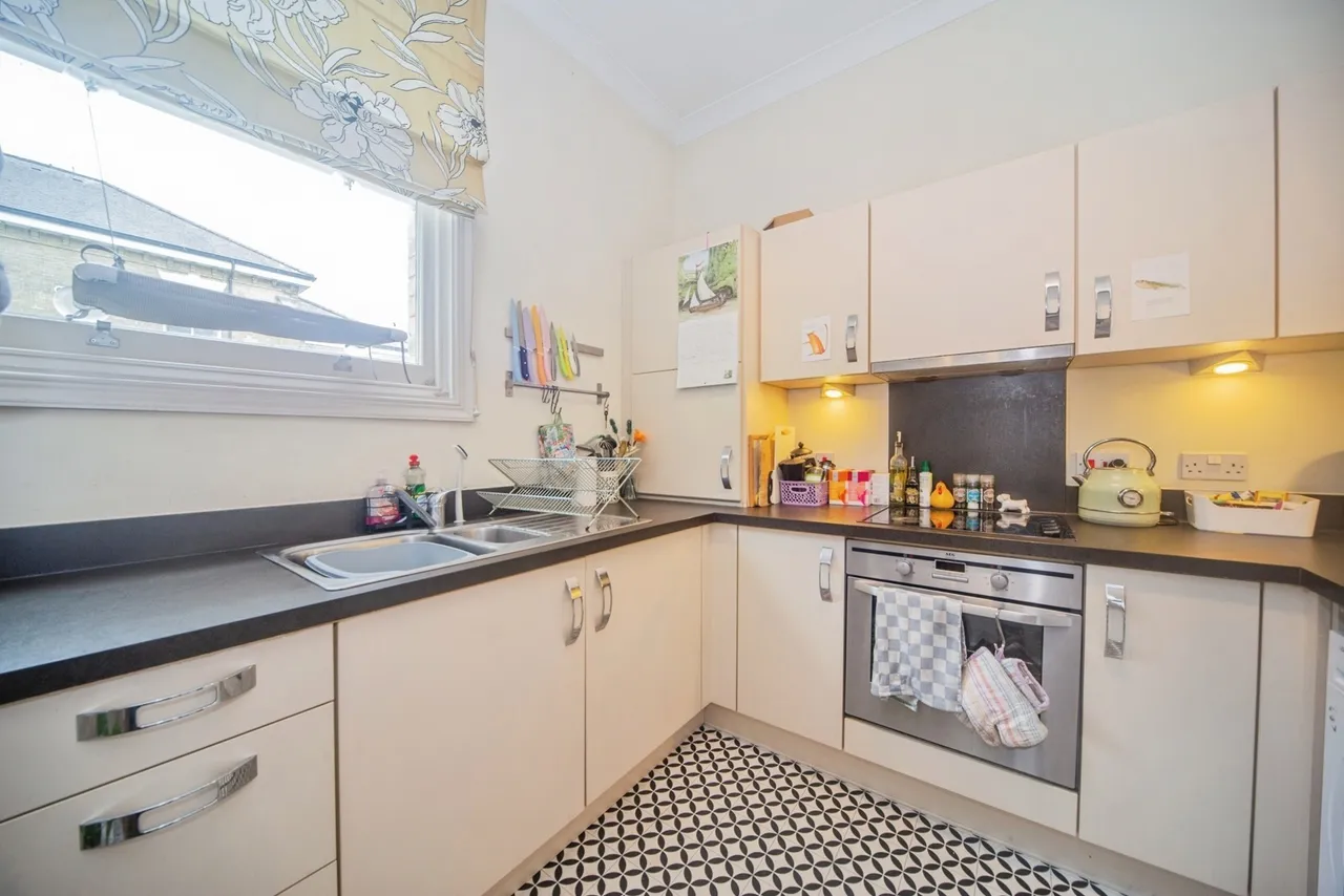 Archers Road, Banister Park, SO15, photo 8