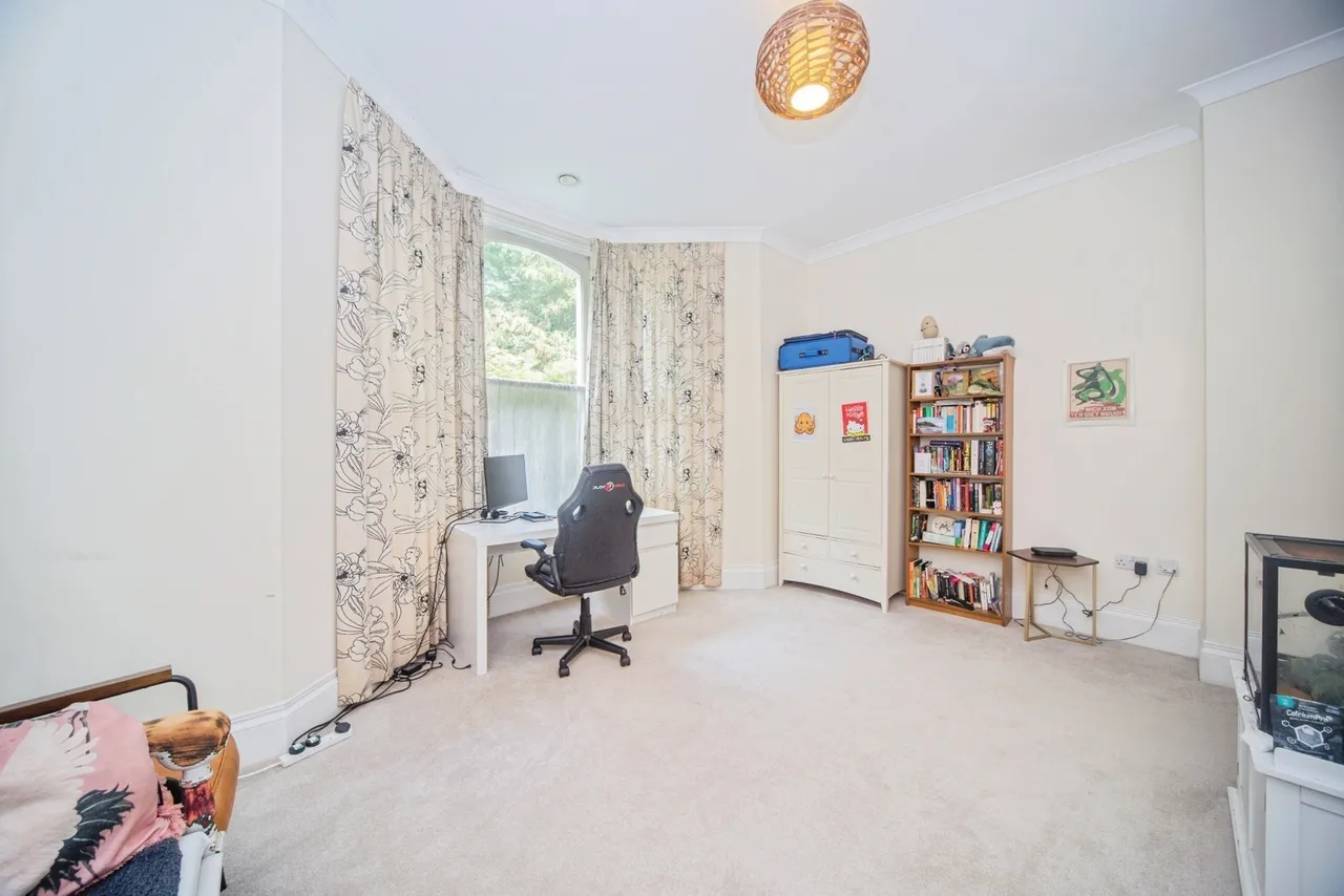 Archers Road, Banister Park, SO15, photo 13