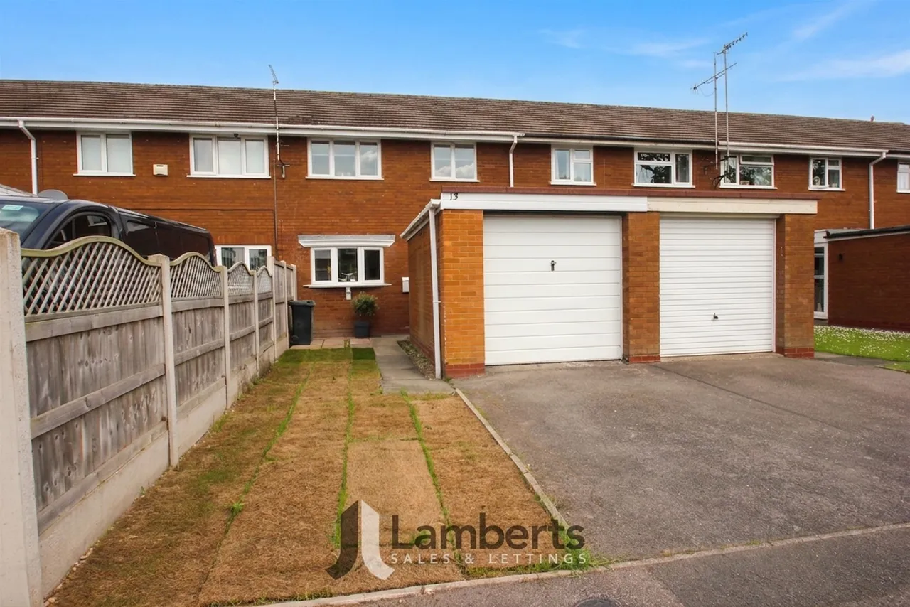 3 bed house for sale — 13 Croome Close, Redditch