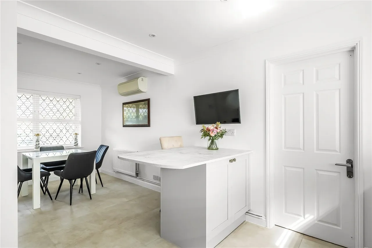 Old London Road, Badgers Mount, Sevenoaks, Kent, TN14 7AE, photo 6