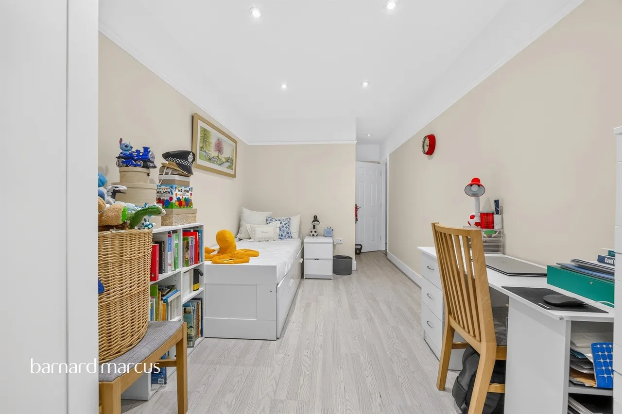 Bensham Grove, Thornton Heath, CR7, photo 9