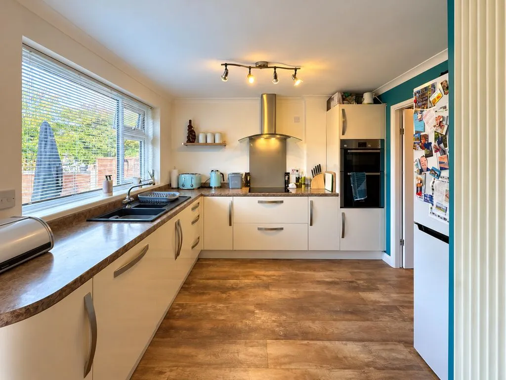 Rochester Avenue, Burntwood, WS7, photo 5