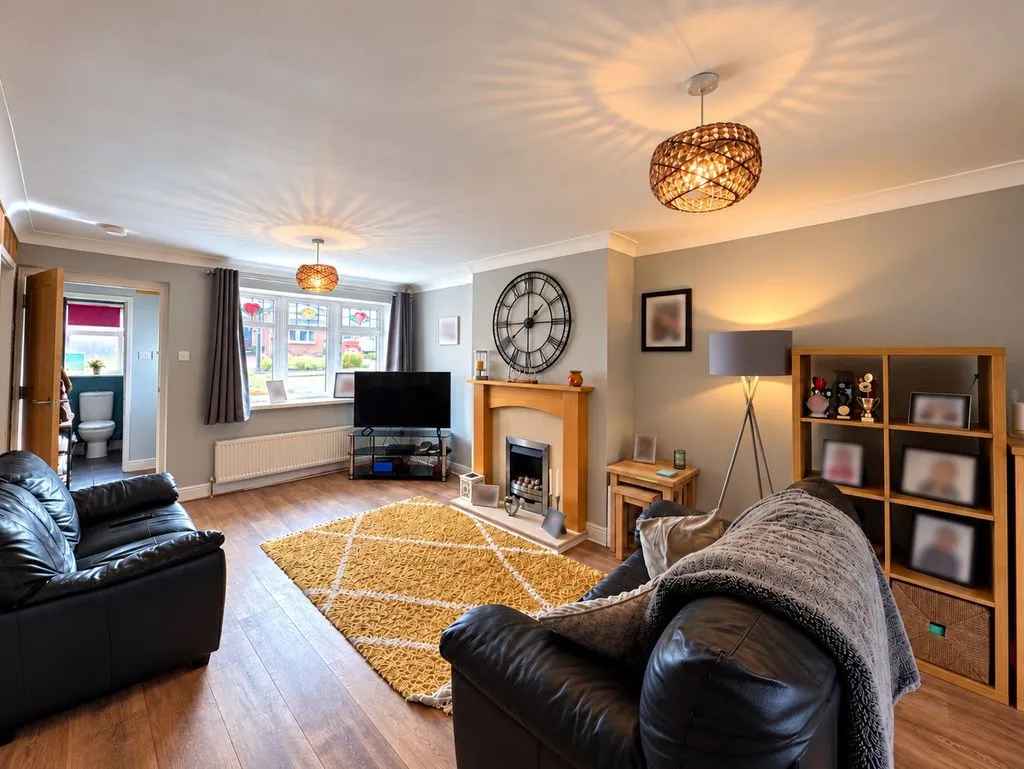 Rochester Avenue, Burntwood, WS7, photo 3