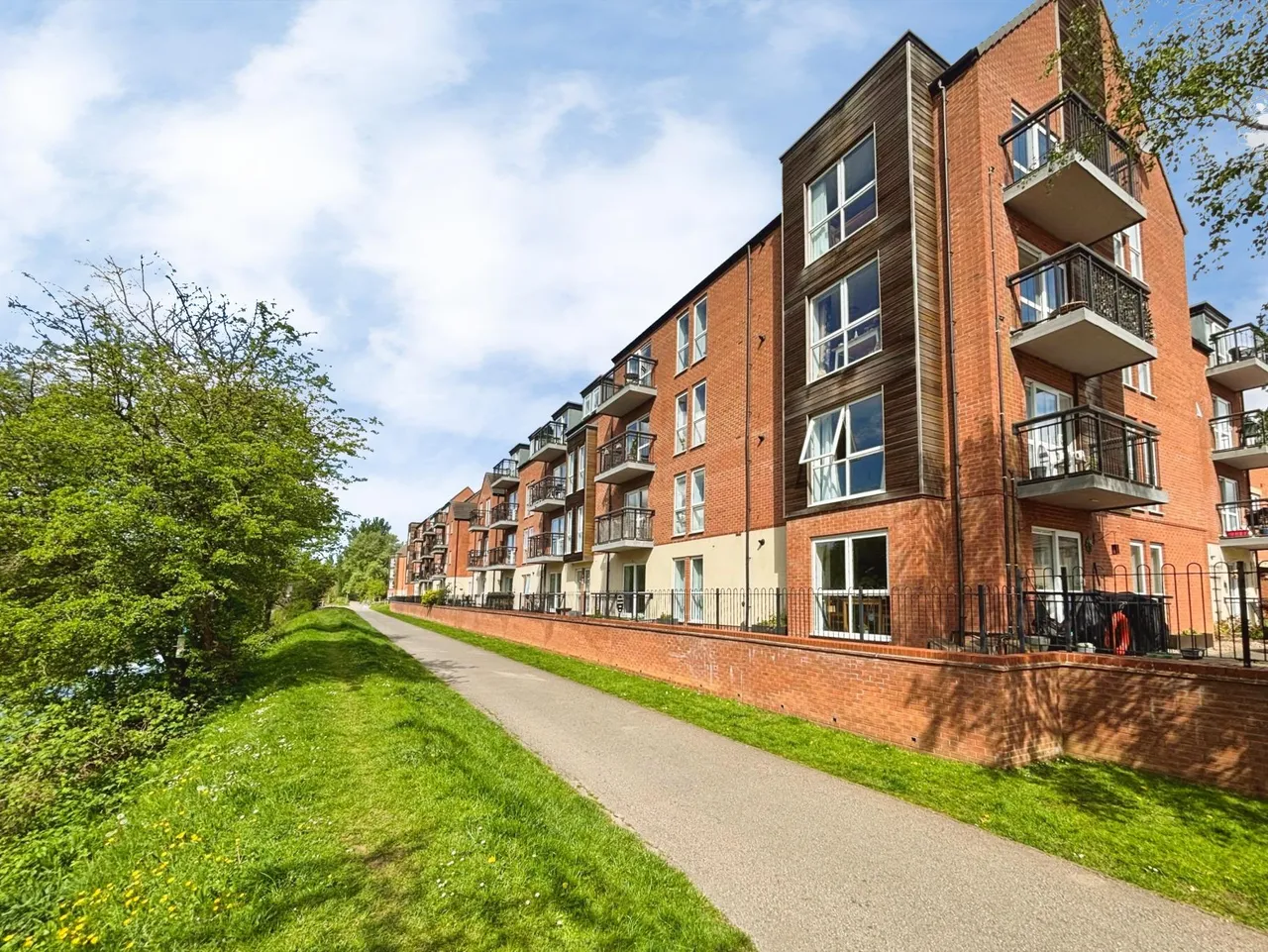 2 bed flat for sale, Angelica Road, Lincoln, LN1