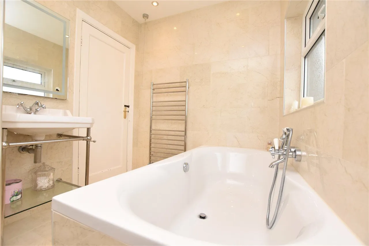 College Road, Gildersome, LS27, photo 18