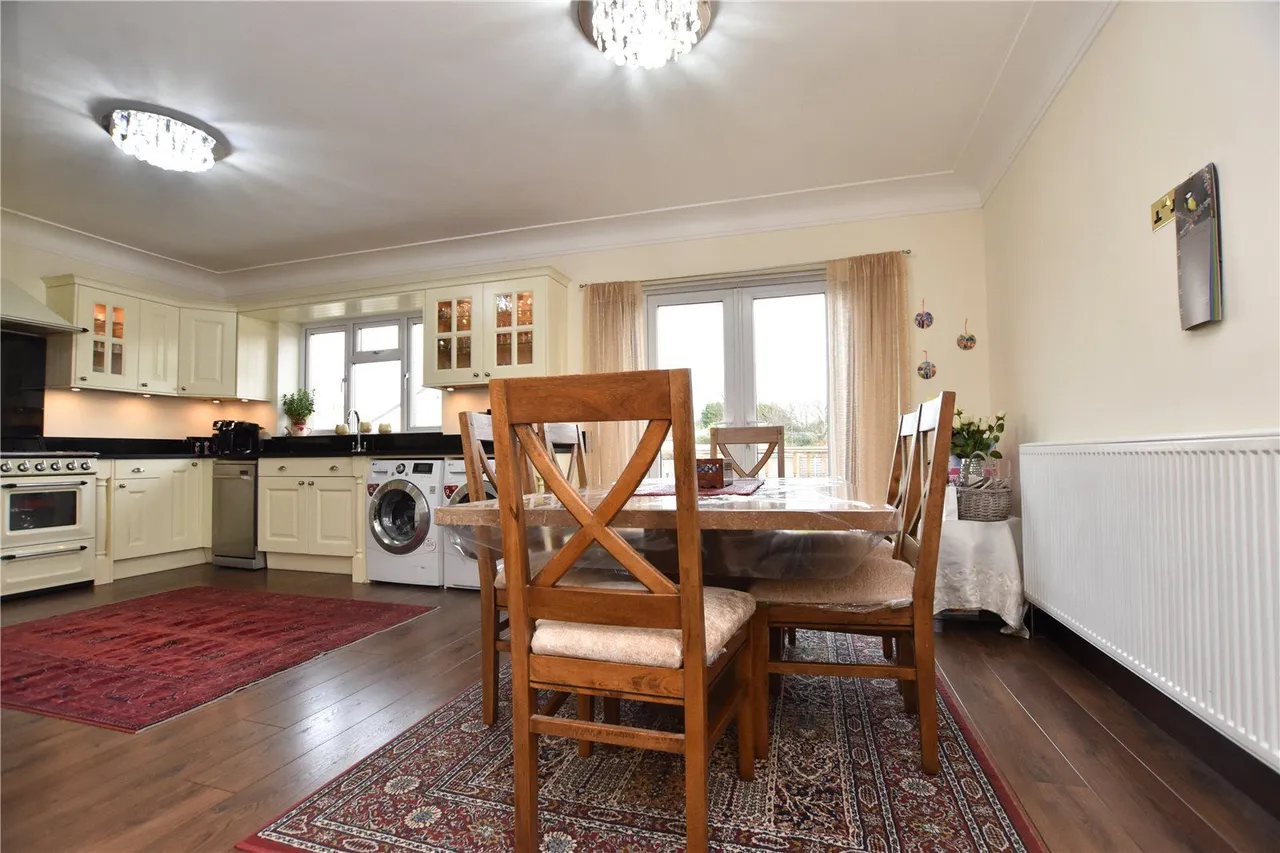 College Road, Gildersome, LS27, photo 5