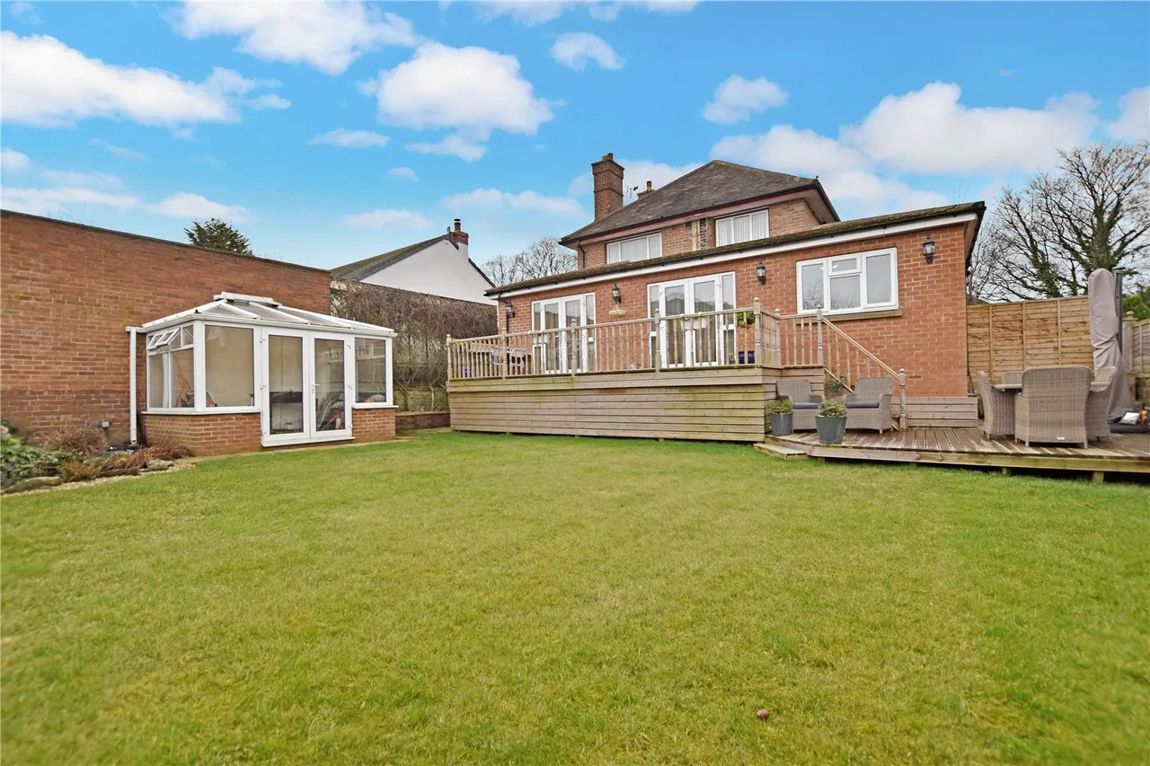 College Road, Gildersome, LS27, photo 12