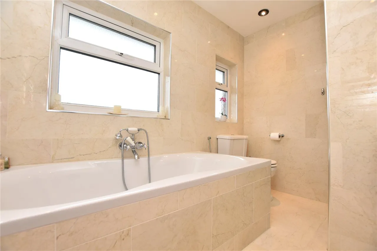 College Road, Gildersome, LS27, photo 8
