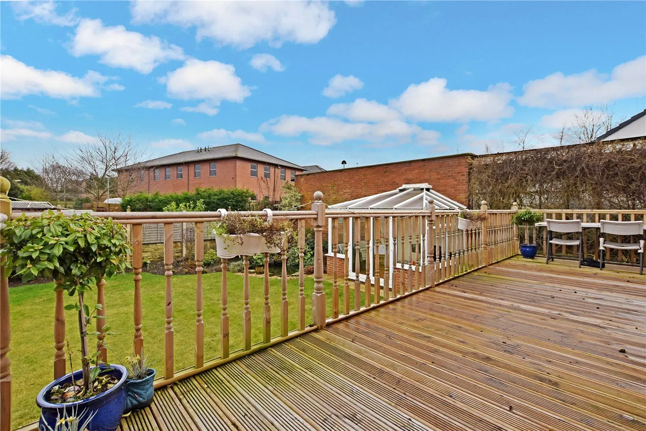 College Road, Gildersome, LS27, photo 21