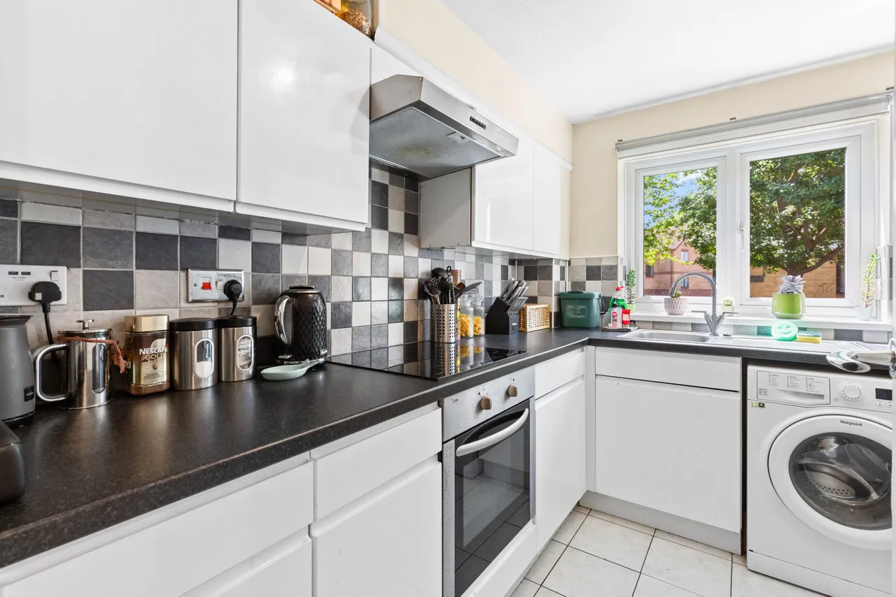 Lamplighters Close, Waltham Abbey, EN9, photo 14
