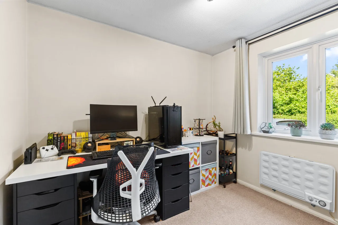 Lamplighters Close, Waltham Abbey, EN9, photo 5
