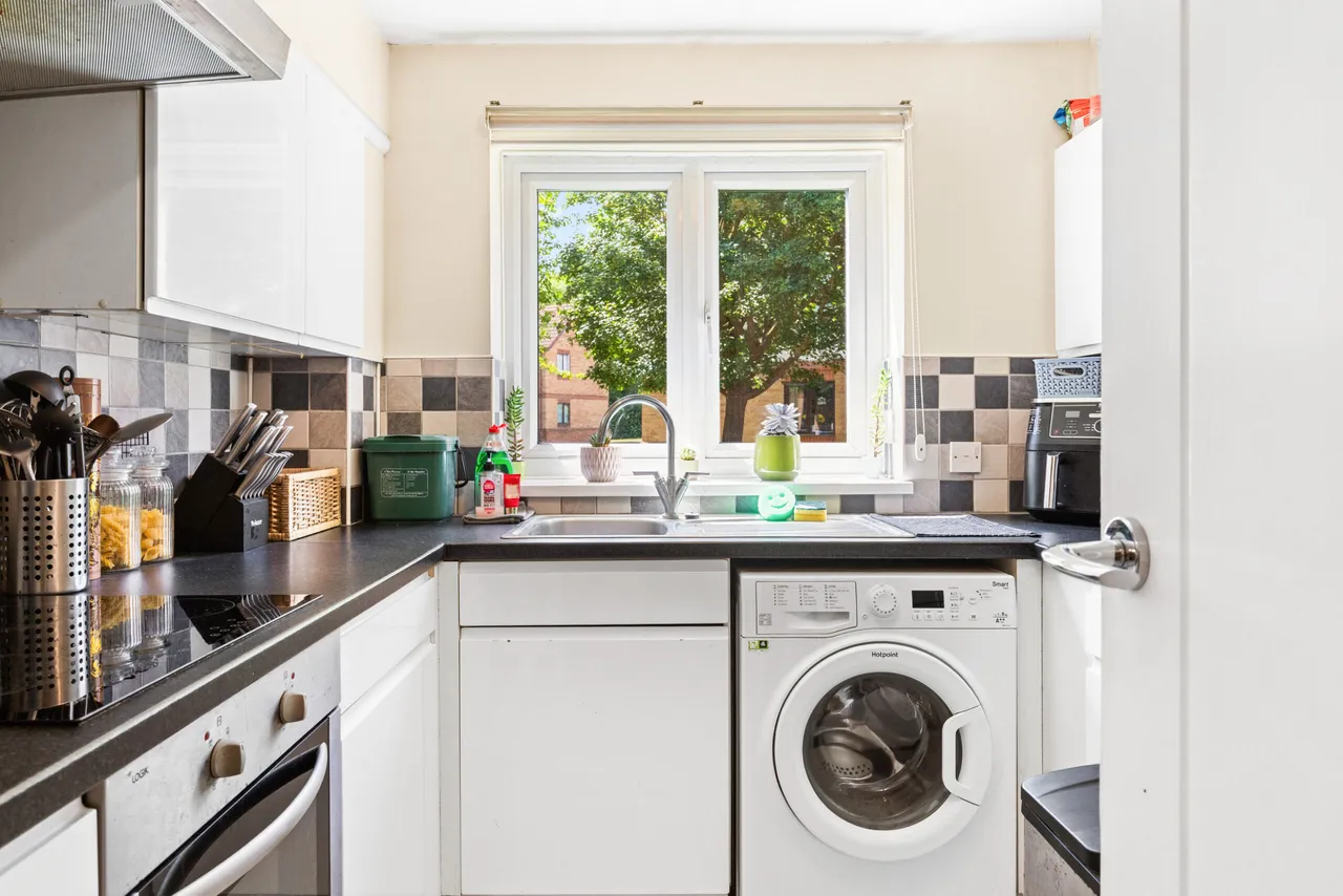 Lamplighters Close, Waltham Abbey, EN9, photo 2