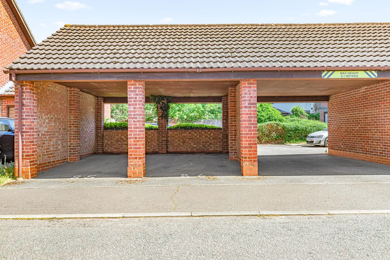 Lamplighters Close, Waltham Abbey, EN9, photo 7