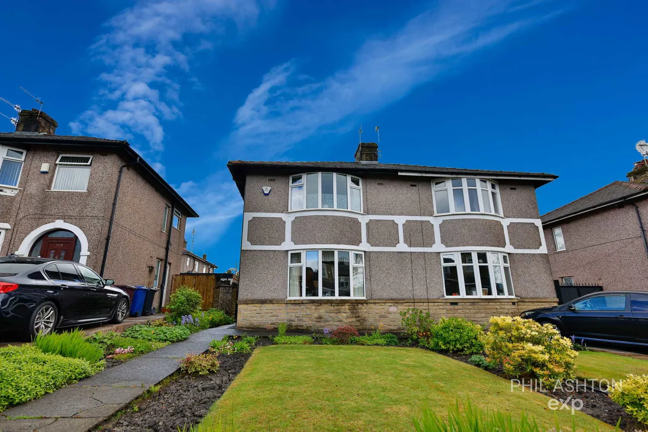 3 bed house for sale, Briercliffe Road, Burnley, BB10