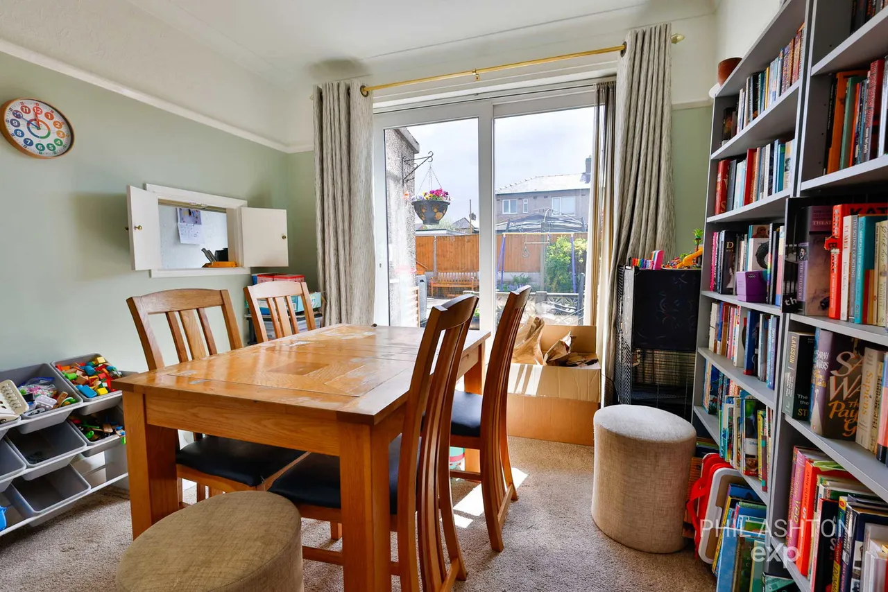 Briercliffe Road, Burnley, BB10, photo 8
