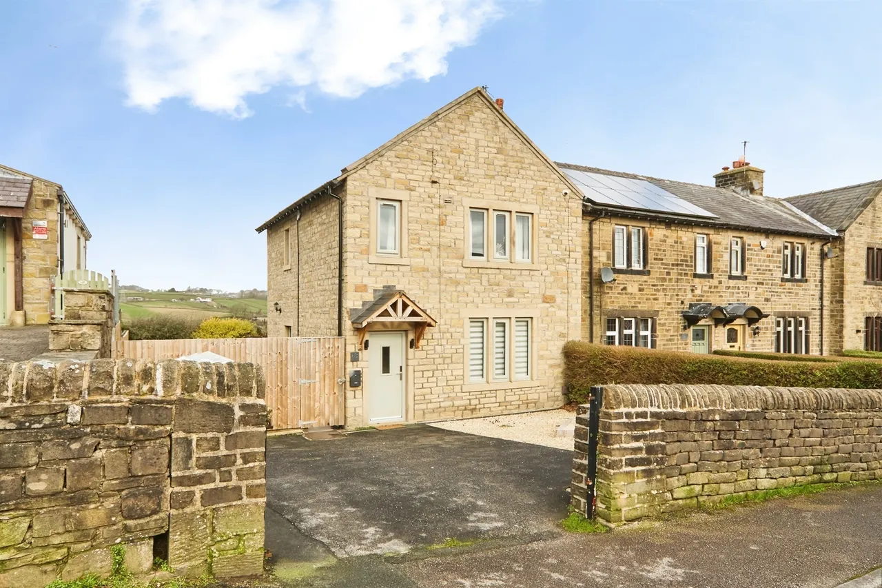 3 bed house for sale — Mytholmes Lane, Haworth, Keighley