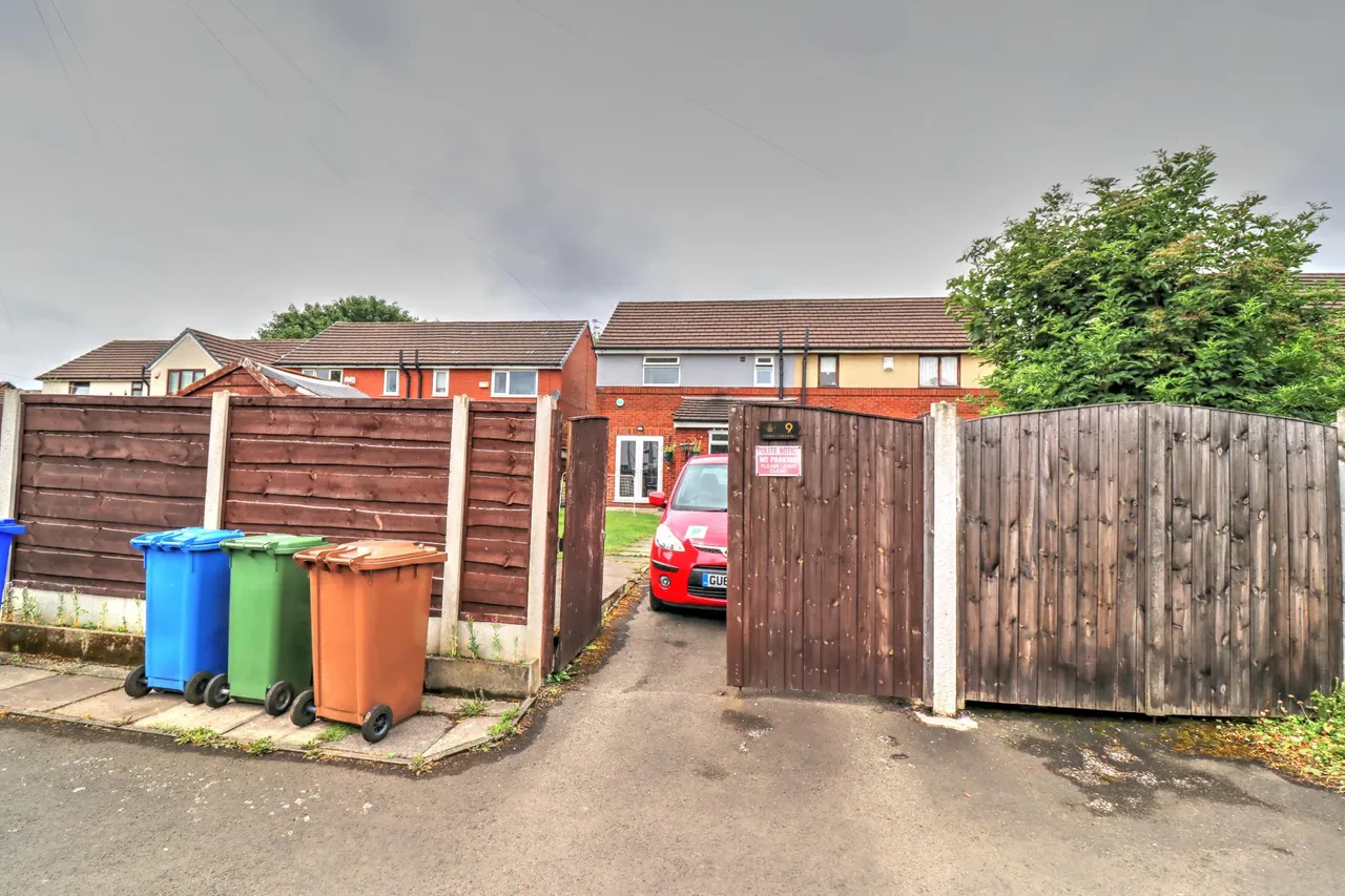 Chapel Gardens, Manchester, M34, photo 15
