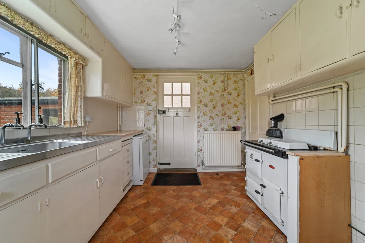 High Easter Road, Leaden Roding, CM6, photo 8