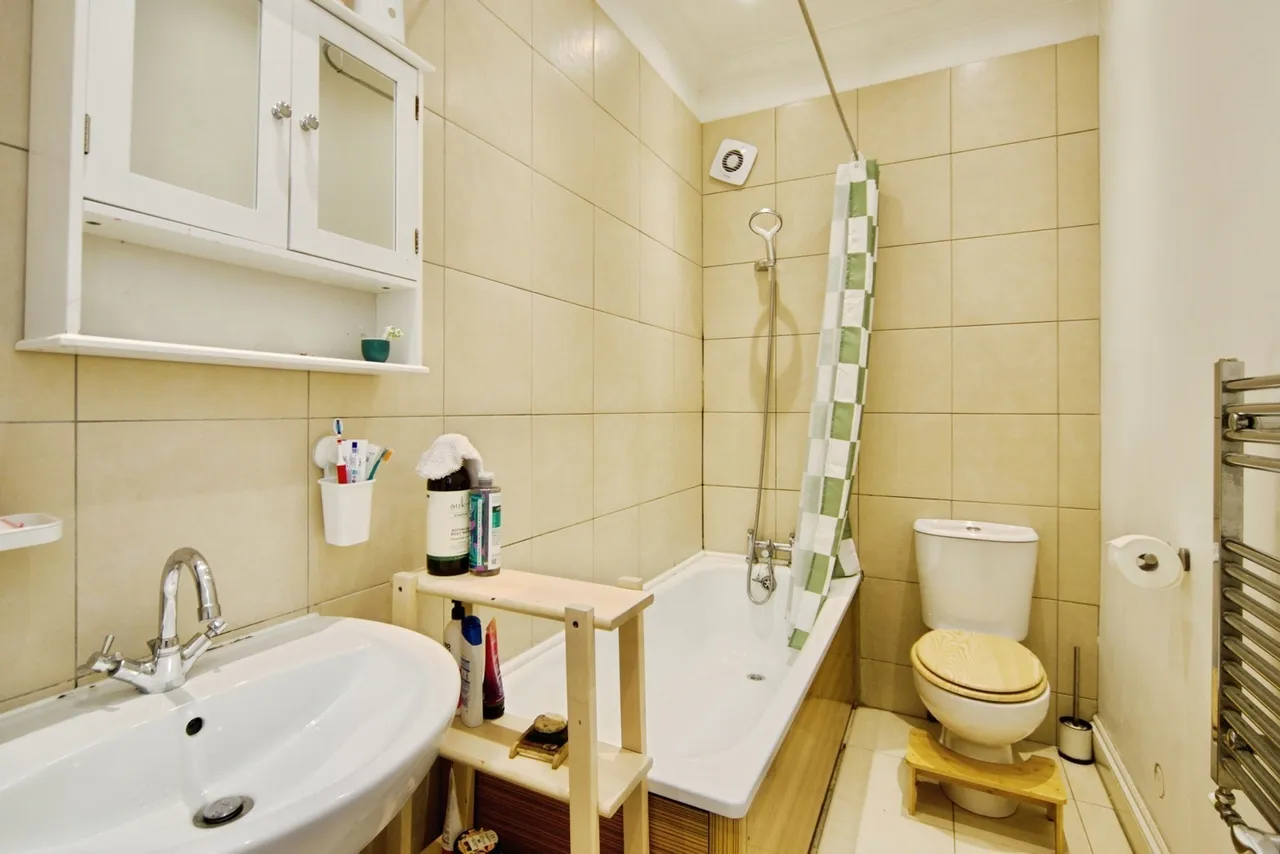 Chesley Gardens, London, E6, photo 14