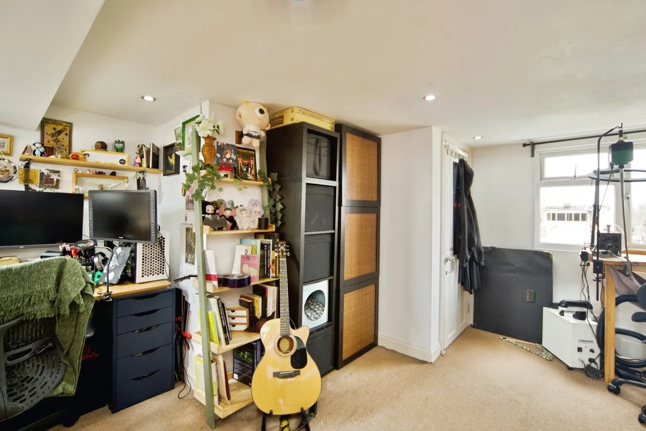 Chesley Gardens, London, E6, photo 8