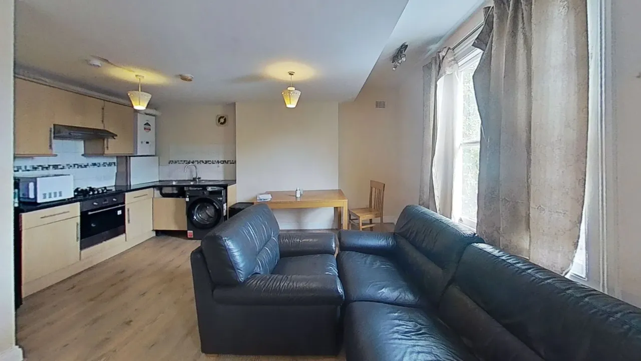 2 bed flat for sale, Charlton Road, London, SE3