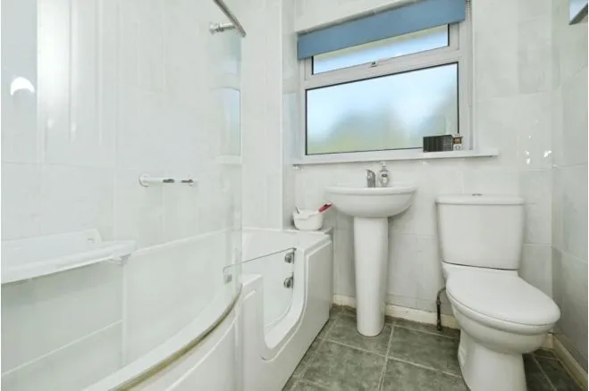 Latimer Drive, Nottingham, NG9, photo 21