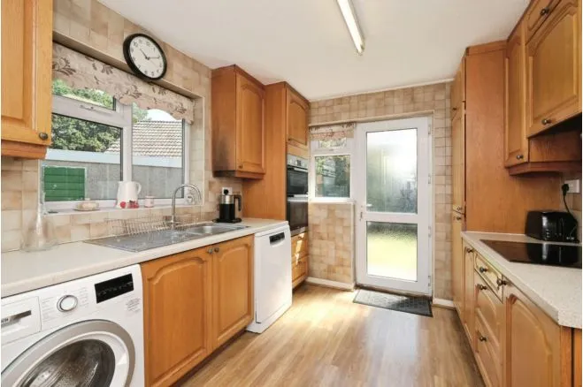 Latimer Drive, Nottingham, NG9, photo 13