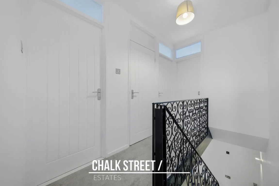 Elmhurst Drive, Hornchurch, Greater London, RM11 1PF, photo 11