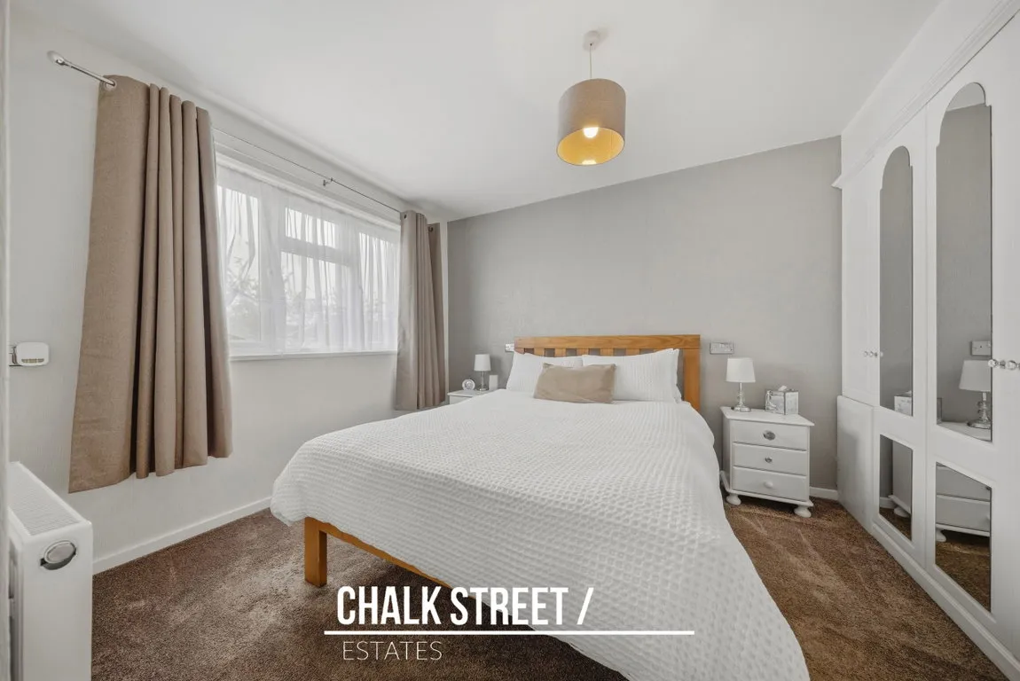 Elmhurst Drive, Hornchurch, Greater London, RM11 1PF, photo 12