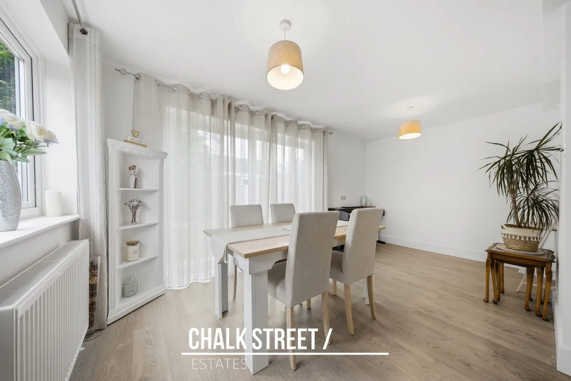 Elmhurst Drive, Hornchurch, Greater London, RM11 1PF, photo 8