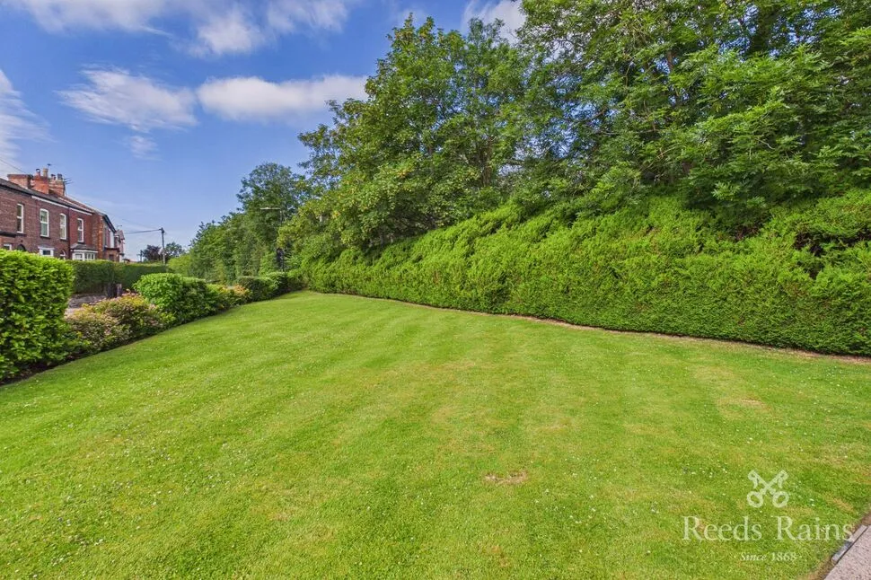 Hope Road, Sale, M33, photo 6