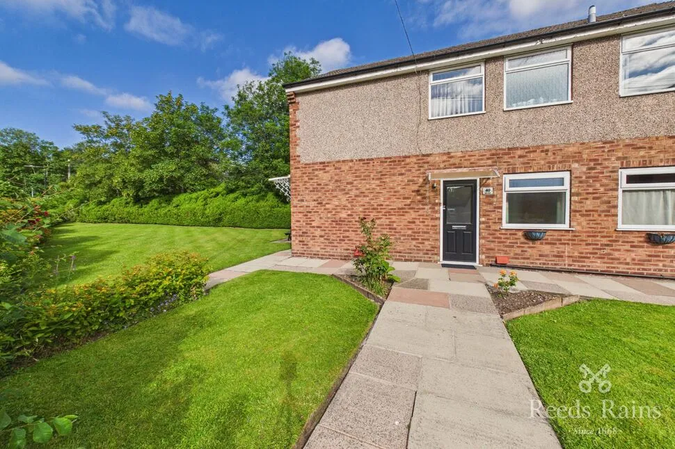 2 bed flat for sale, Hope Road, Sale, M33