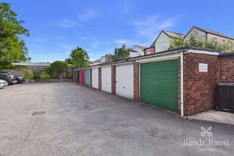 Hope Road, Sale, M33, photo 7