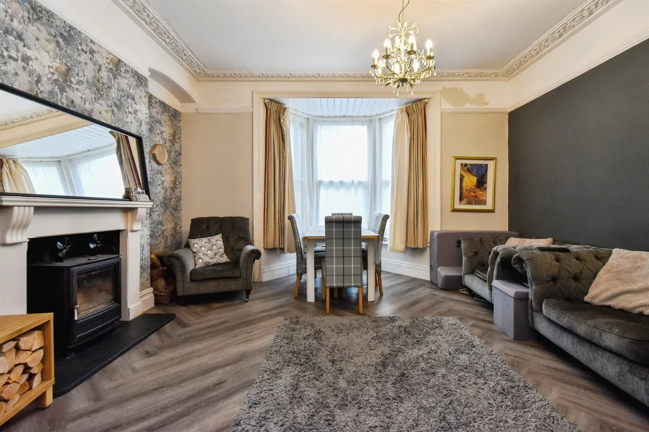 6 bed house for sale, High Street, Merthyr Tydfil, CF47
